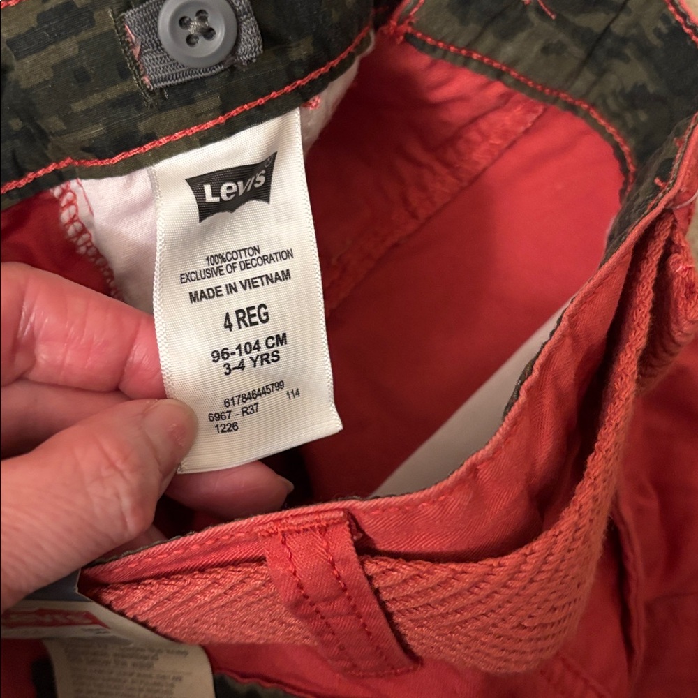 Levi's Coral Red boys Cargo Shorts with Woven Belt nwt size 4 - Picture 5 of 5